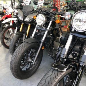 ★新車中古車多数展示中★