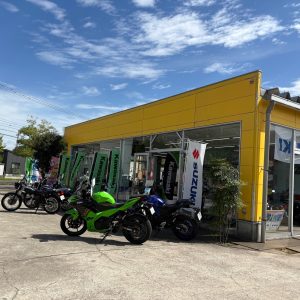 ★バイクを並べて元気に営業中★